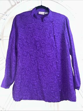 Vintage Yi Lin 100% Silk Purple Floral Jacquard Mandarin Collar Button Blouse